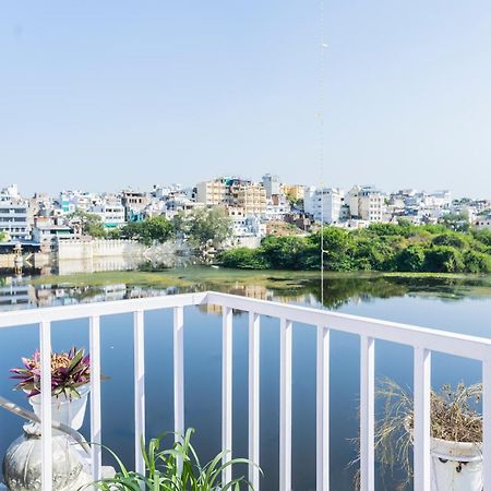 Natural Lake View Hotel Udaipur Ngoại thất bức ảnh