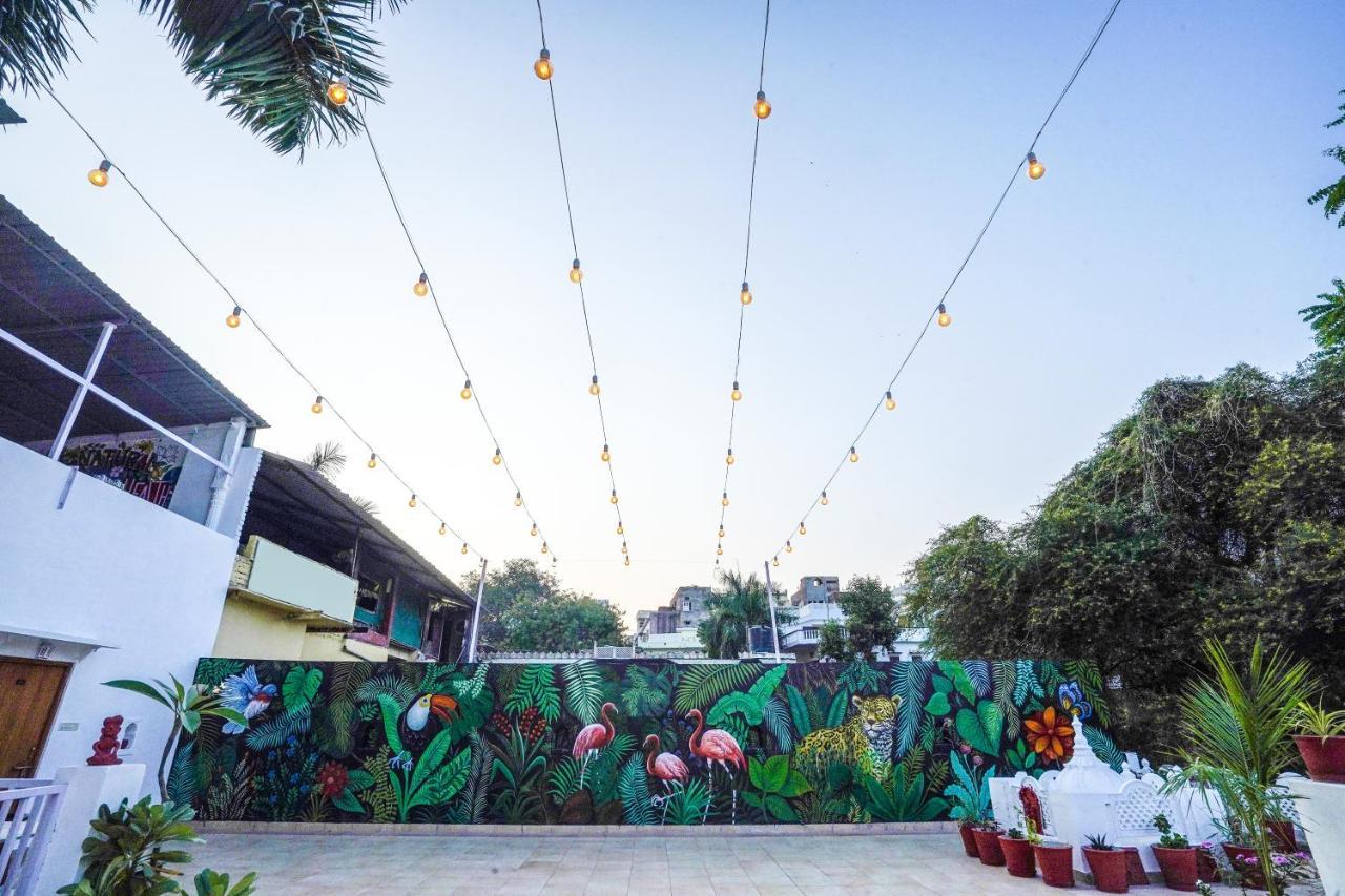 Natural Lake View Hotel Udaipur Ngoại thất bức ảnh