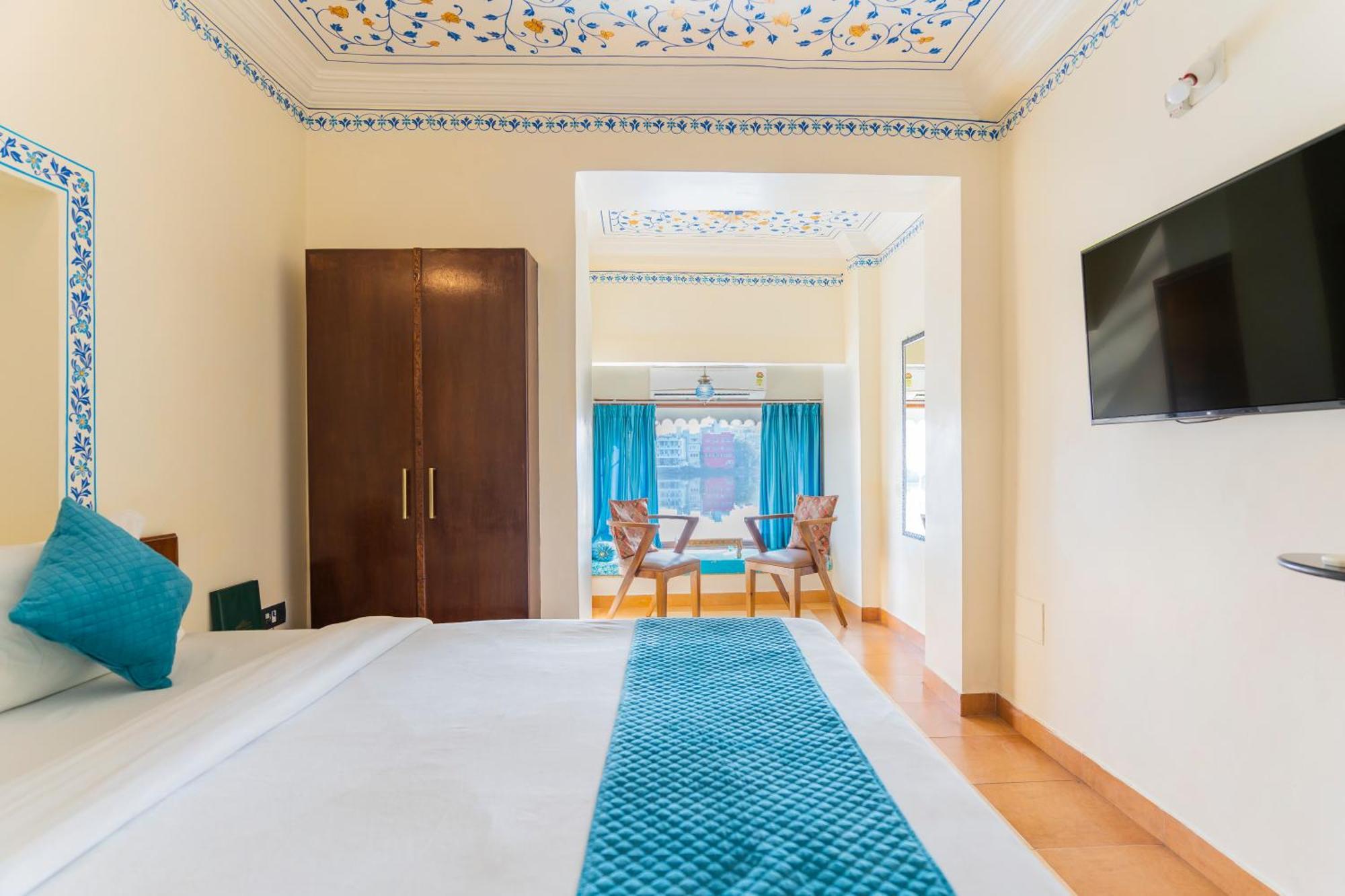 Natural Lake View Hotel Udaipur Ngoại thất bức ảnh