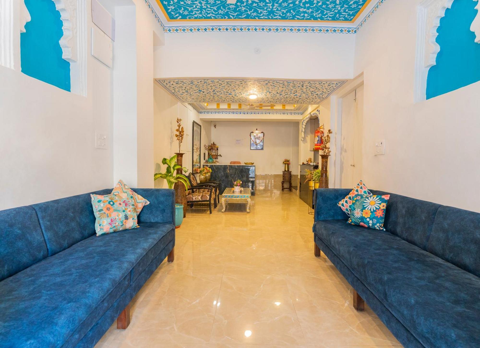 Natural Lake View Hotel Udaipur Ngoại thất bức ảnh